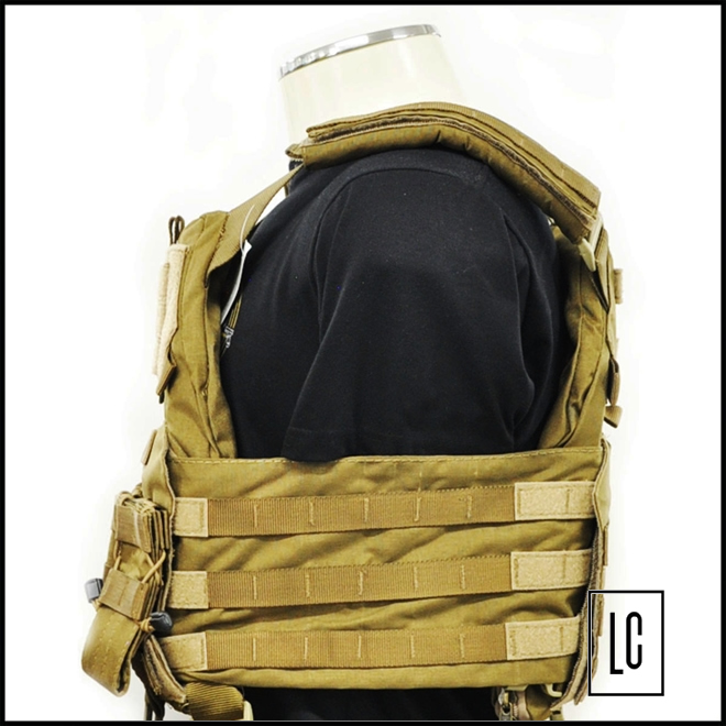 colete-tatico-modular-templario-coyote-dacs-parte-lateral
