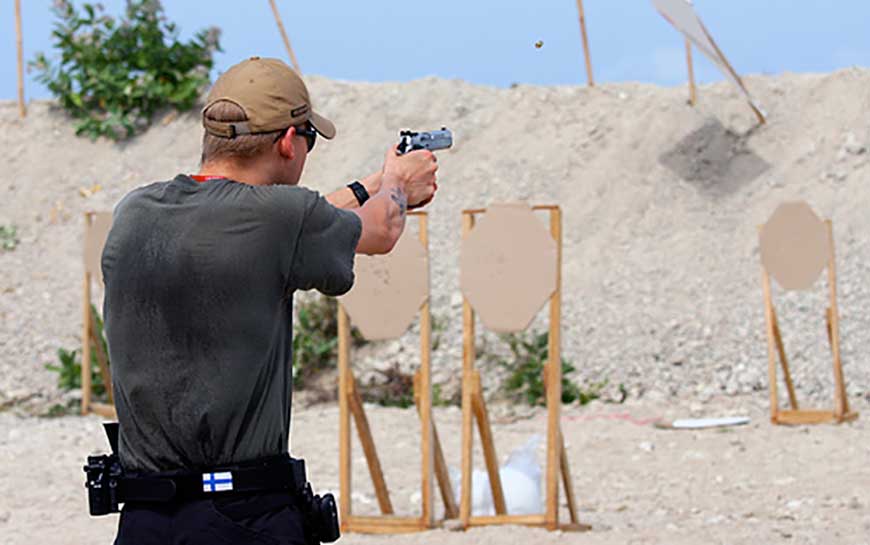 Competição de tiro IPSC - movimento e habilidade do atleta