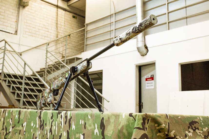Carabina de Pressão Eagle Camuflada Artemis 5.5mm Carabina Artemis com coronha camuflada e Bipé em metal