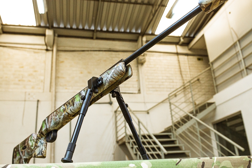 Carabina de Pressão Eagle Camuflada Artemis 4.5mm Carabina Artemis Camuflada Gás Ram com Bipé e Supressor
